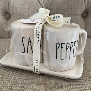 Rae Dunn salt and pepper shakers